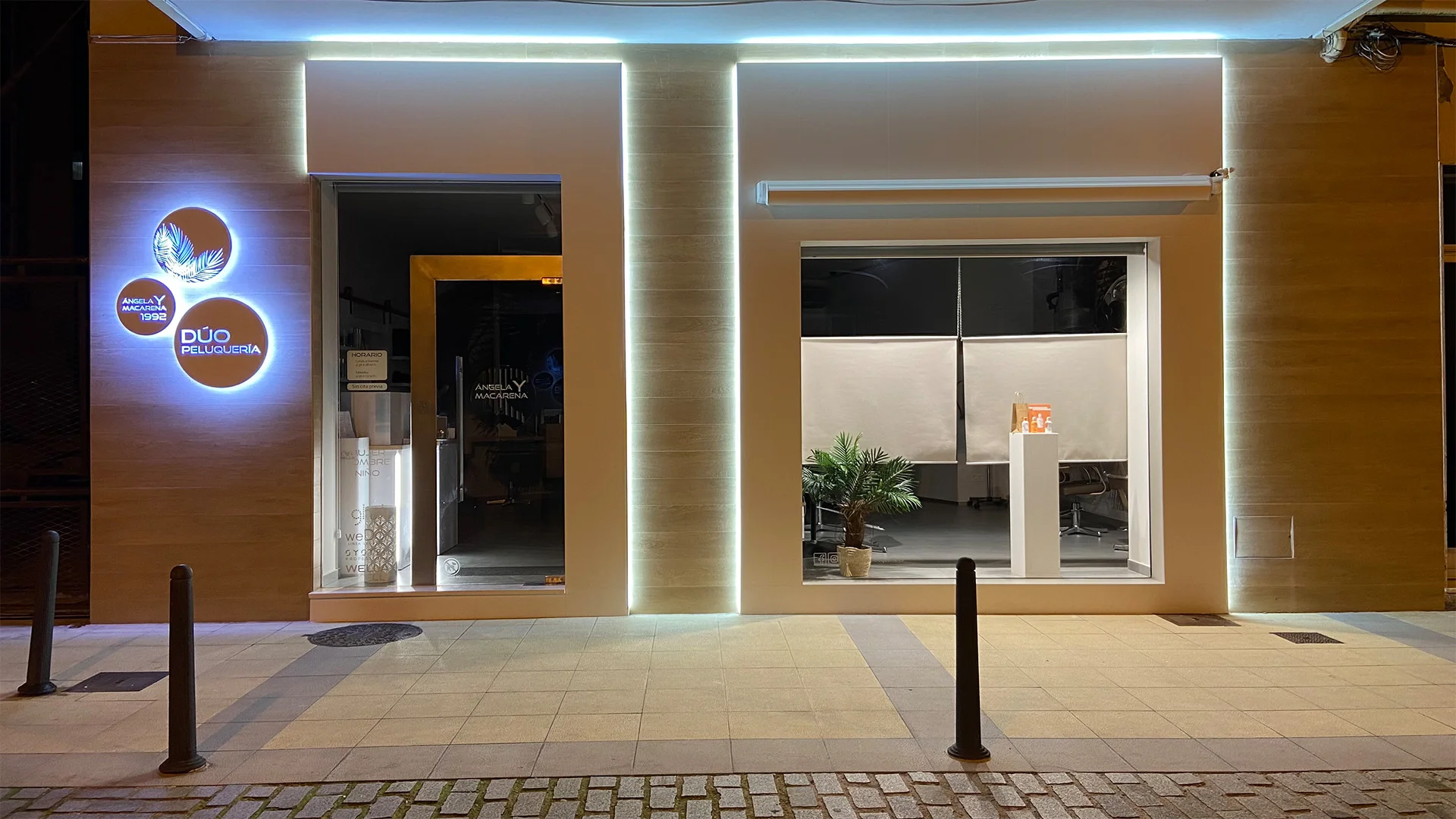 Dúo-Peluquería-Fachada-Noche